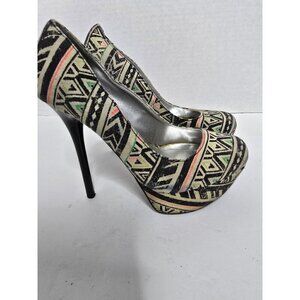 Qupid Daydream Geometric Pattern Pump High Heels